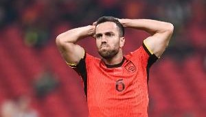 媒体人：塞鸟的能力明显比其他人高一块，但球很难给到他脚下