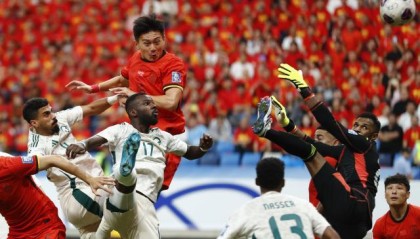 开云-【世预赛】蒋圣龙造乌龙+造红牌 国足1比2沙特