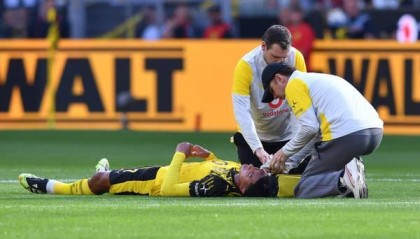 kaiyun.com-争顶时与柏林联合球员相撞，乔布-贝林厄姆脸上鲜血直流