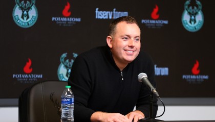 开云体育下载-🚨给我严查！米西奇放弃610万 助雄鹿挖特纳+白菜价回收自家人