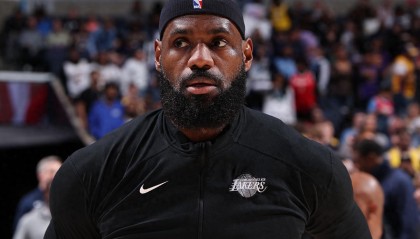 强队要不起！受制于新版劳资协议 詹姆斯的交易几乎不可能发生