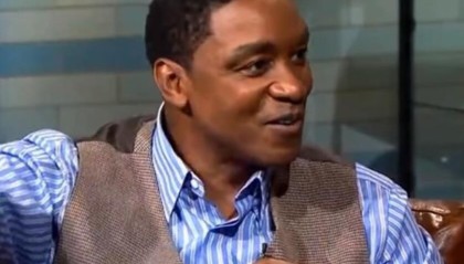 kaiyun.com-微笑刺客：小个子不是不能防而是球队没要求 不信你看热火米切尔